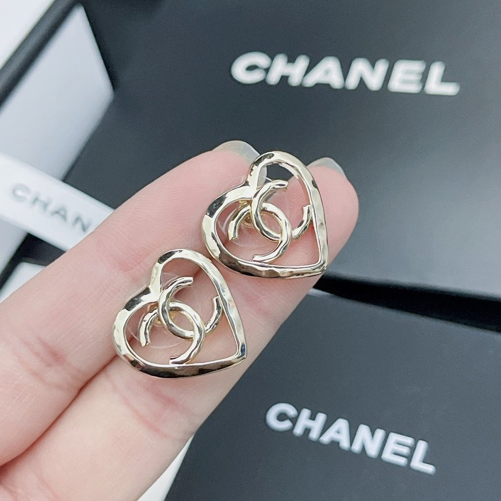 Chanel Metal Cc Heart Coco In Love Earrings Gold