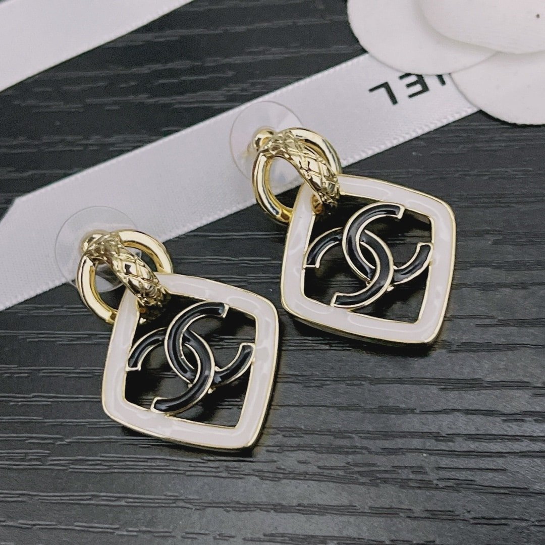 Chanel Casual Style Party Earrings