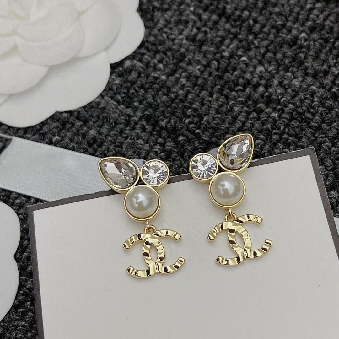 Chanel Pearl Crystal Cc Drop Earrings Gold