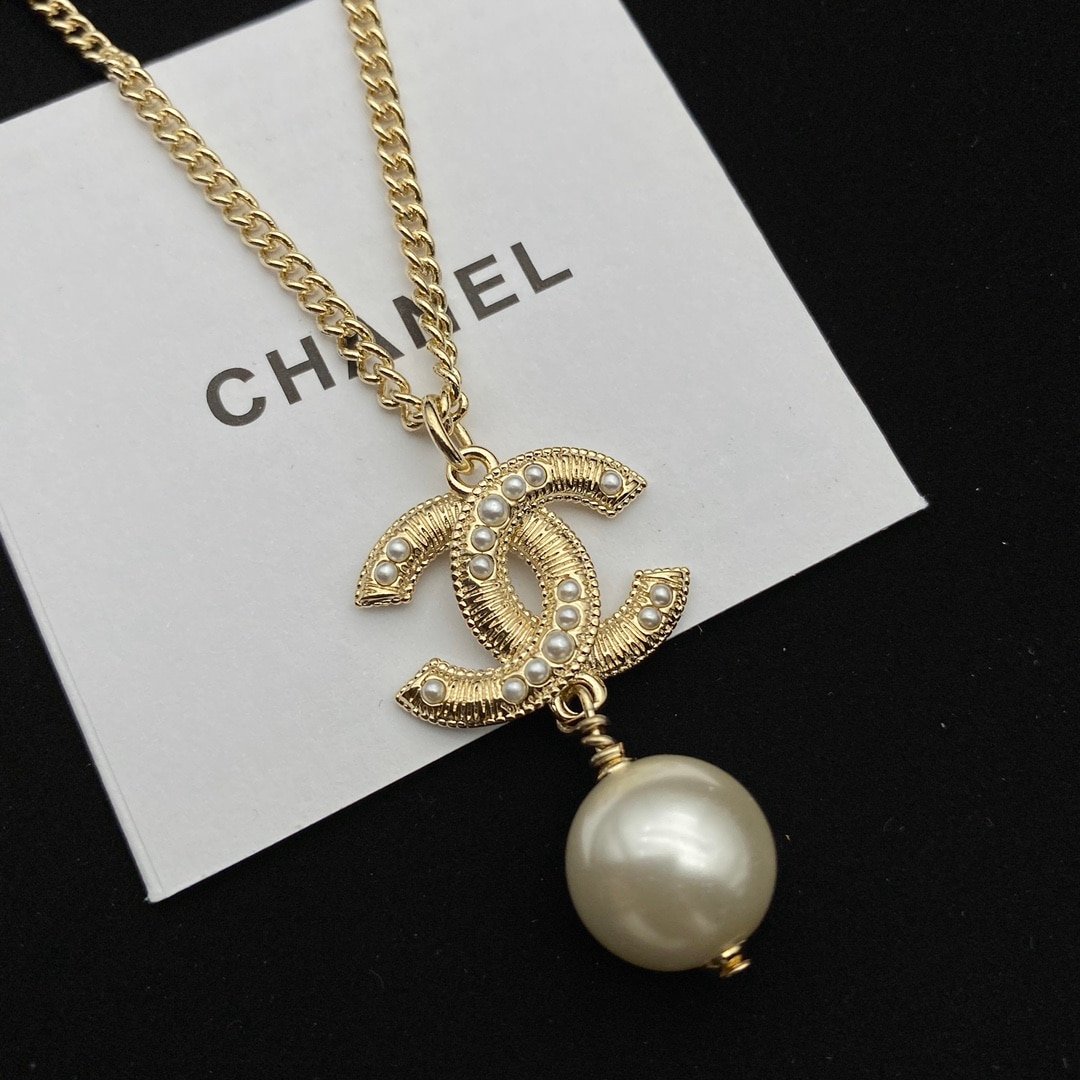 Chanel Cc Pearl Gold Necklace
