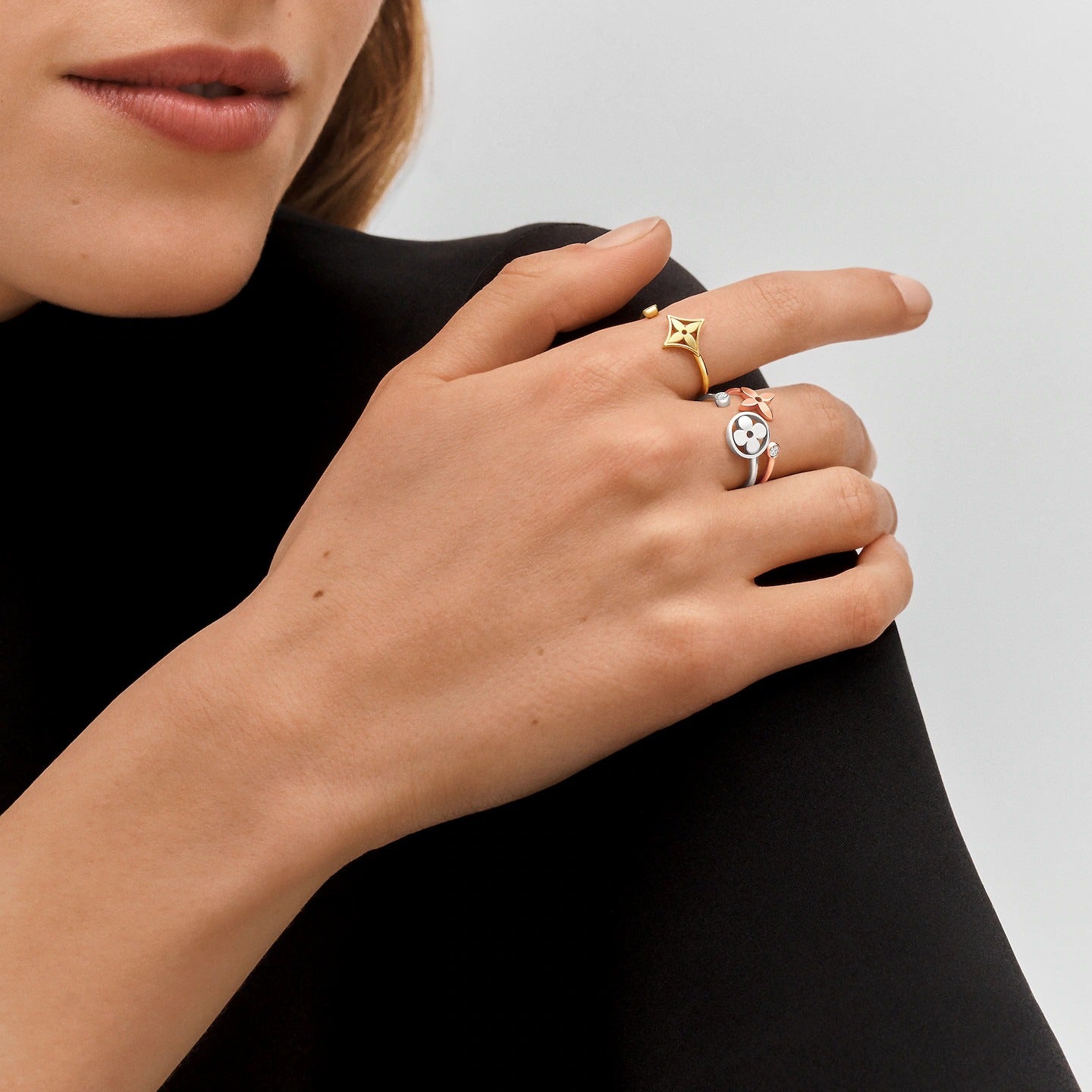 Louis Vuitton Rings Idylle Blossom Paved Ring, 3 Golds And Diamonds