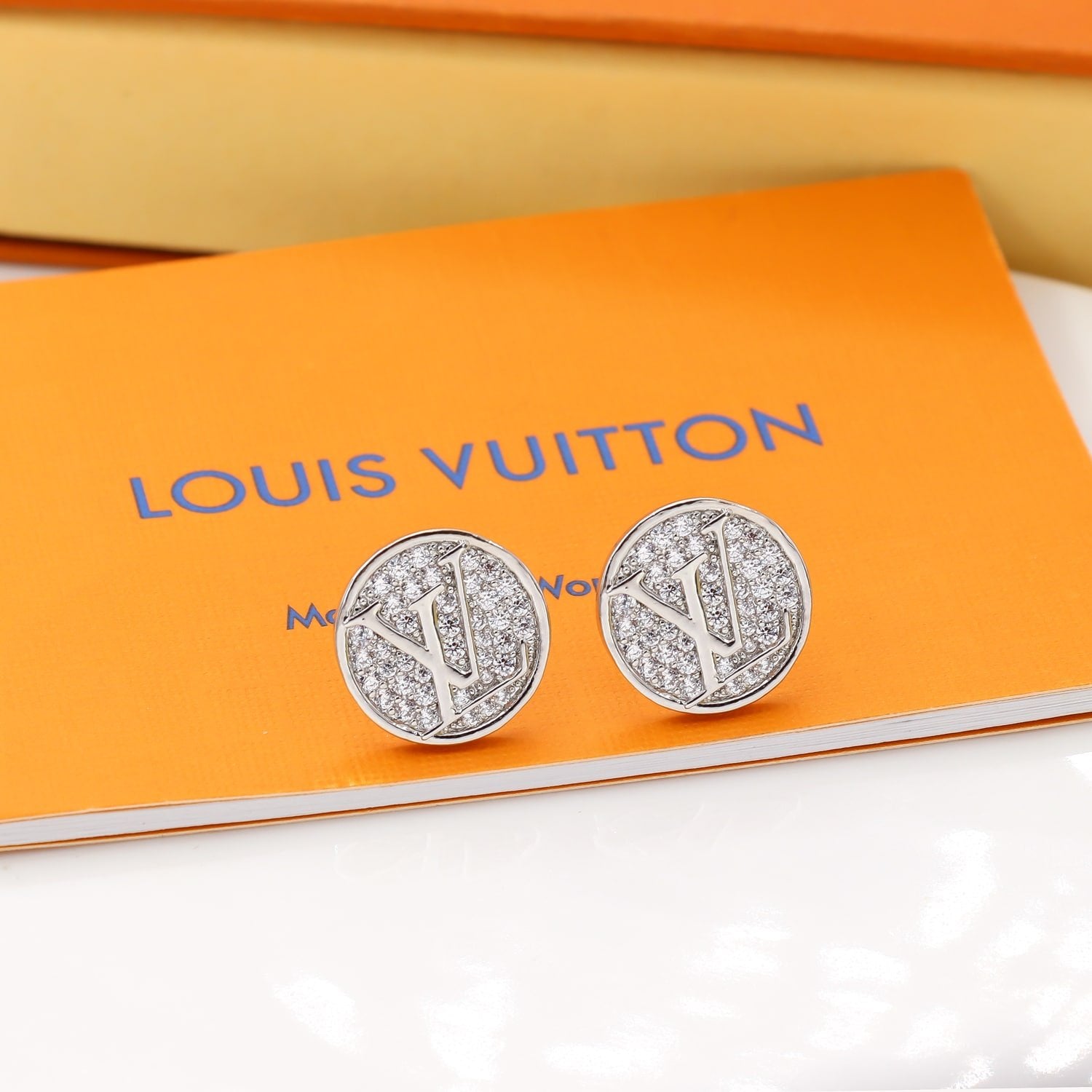 Louis Vuitton Sparkling Circle Stud Earrings White Gold Tone