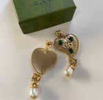 Gucci Gg Heart Earrings With Green Gems