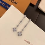 Louis Vuitton Blossom Stud Earrings White Gold And Diamonds