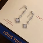 Louis Vuitton Blossom Stud Earrings White Gold And Diamonds