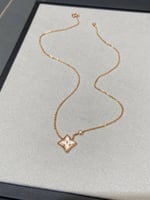 Louis Vuitton Colour Blossom Bb Star Pendant Pink Gold Pink Mother Of Pearl And Diamond Q93612