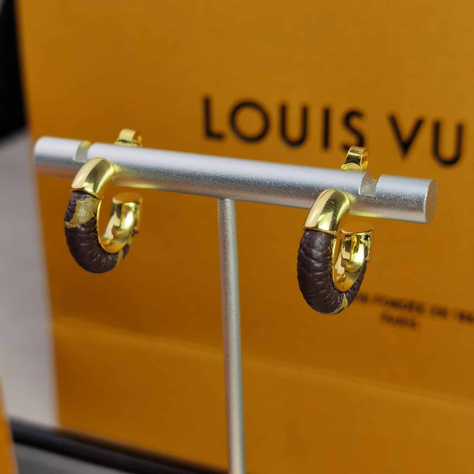 Louis Vuitton Wild Mini Hoop Earrings M00474