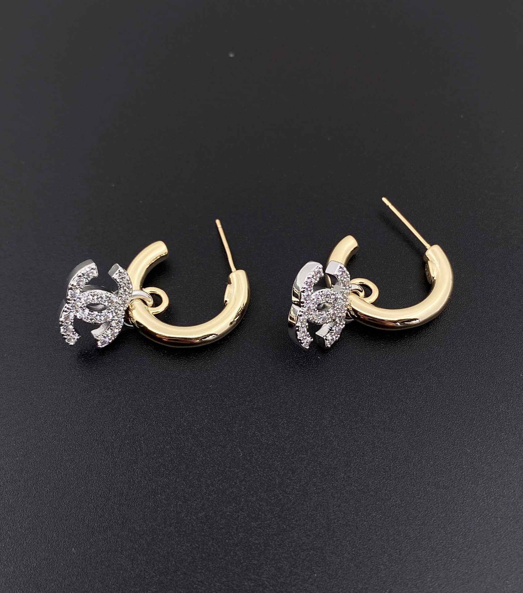 Chanel Pearls Cc Logo Earrings