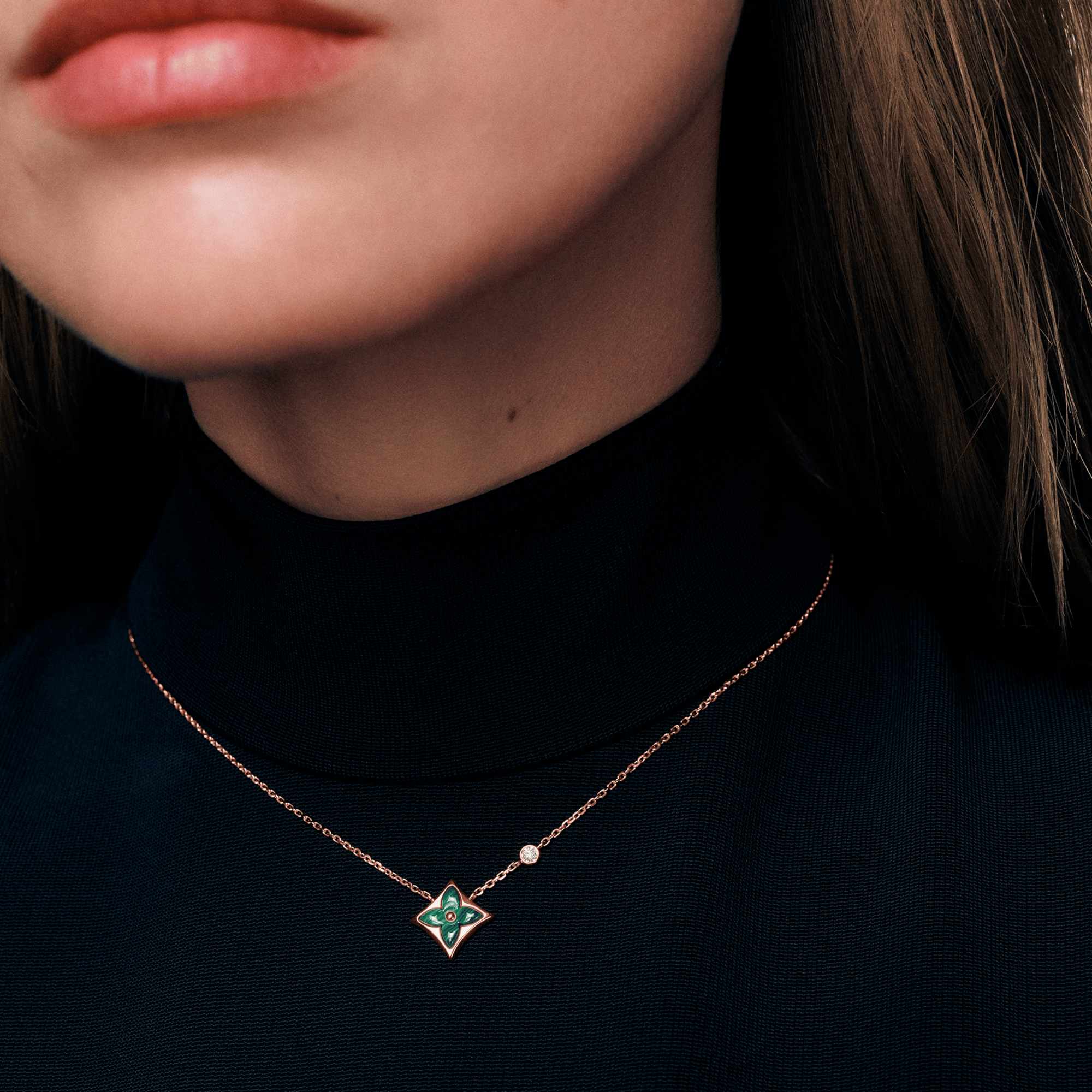 Louis Vuitton Color Blossom Bb Sun Pendant Necklace Green Q93619
