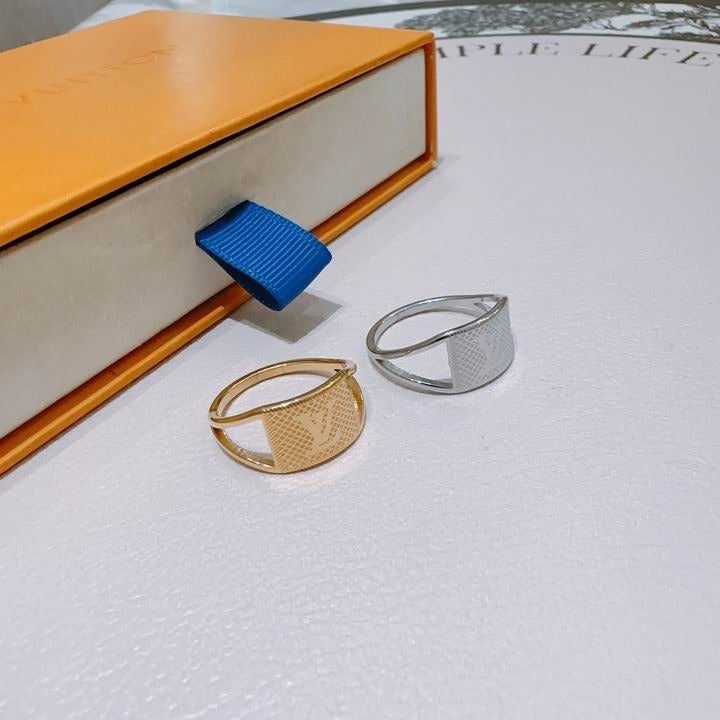 Louis Vuitton Ring Gold