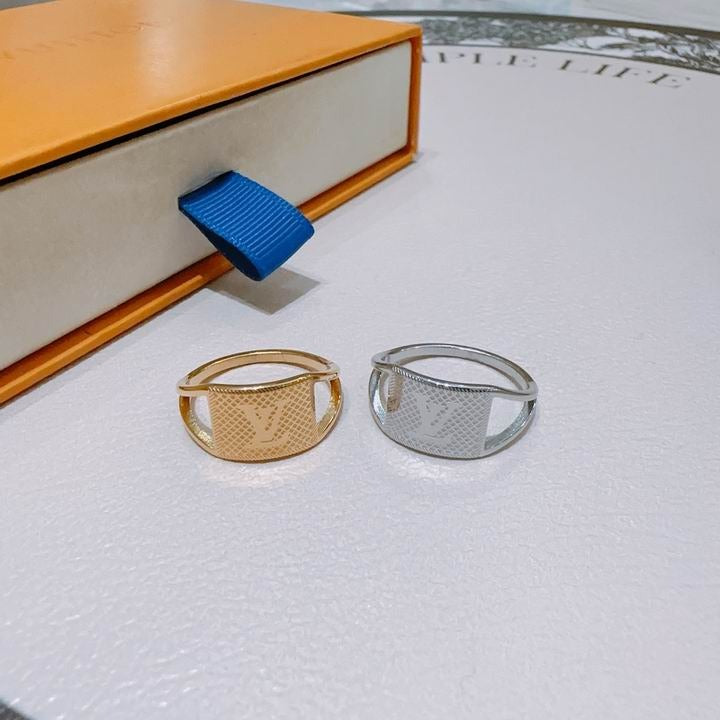 Louis Vuitton Ring Gold