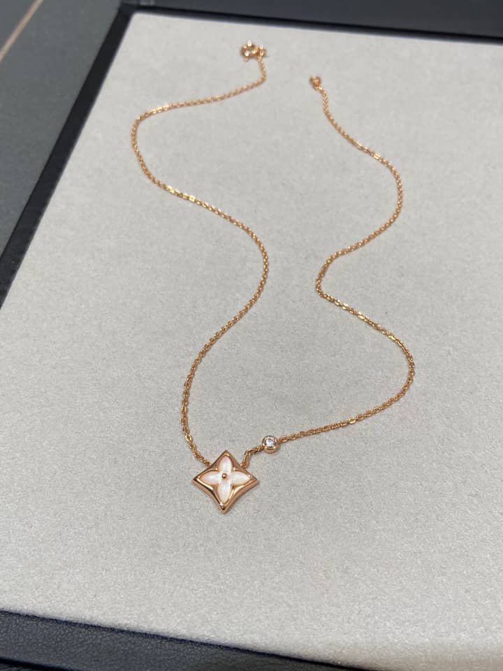 Louis Vuitton Colour Blossom Bb Star Pendant Pink Gold Pink Mother Of Pearl And Diamond Q93612