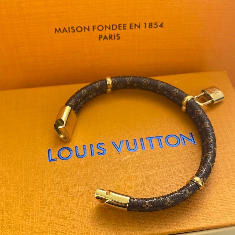 Louis Vuitton Keep It Twice Bracelet M8109E